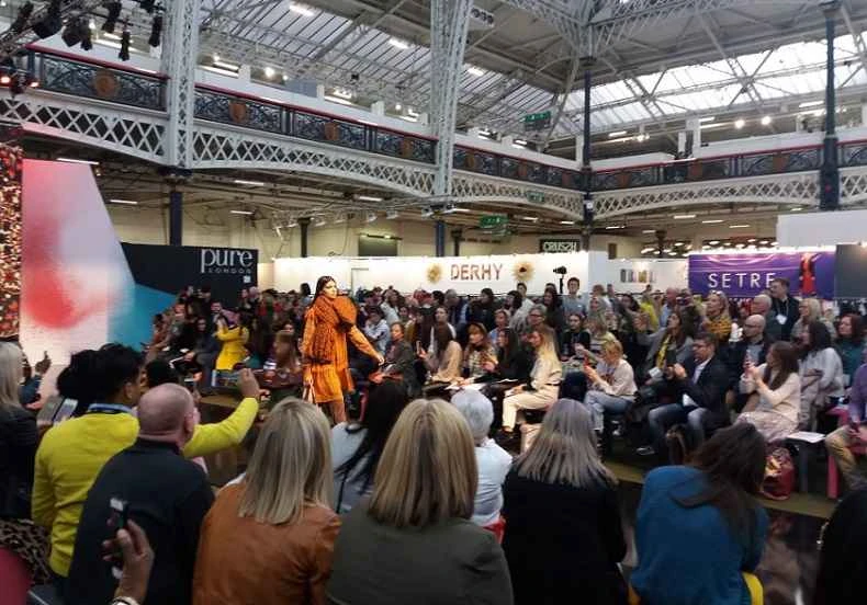 Wie kann ich den Katalog für die UK Textile Show 2026 erhalten?