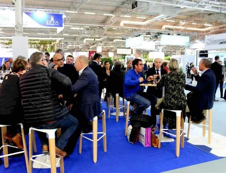 Welche Exponate werden auf der Pariser Trauerausstellung 2027 gezeigt?